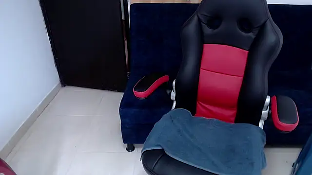 Snapshot of kaira_sweet_ chatting on 11.11.25 kaira sweet online show from 11.11.25