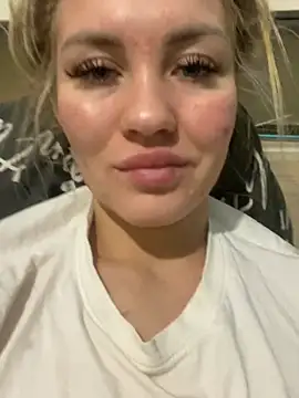 DreamGirl-777 online show from 12.19.24