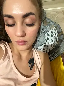 DreamGirl-777 online show from 10.22.25