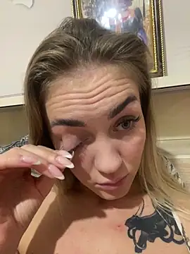 DreamGirl-777 online show from 10.24.25