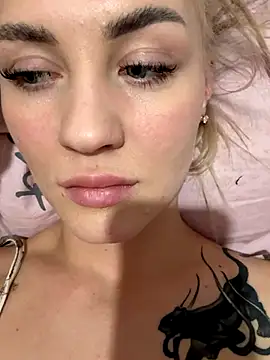 DreamGirl-777 online show from 11.25.25