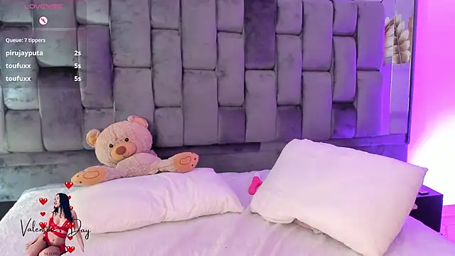 Chloe evans   online show from 02.12.25