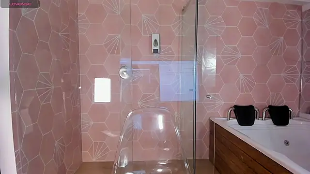 Chloe evans   online show from 11.10.25