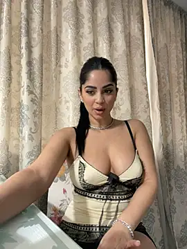 Snapshot of _adelle chatting on 02.27.25 adelle online show from 02.27.25