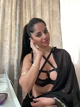 Snapshot of _adelle chatting on 03.22.25 adelle online show from 03.22.25