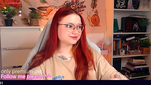 Snapshot of me__hanna chatting on 11.30.25 me hanna online show from 11.30.25