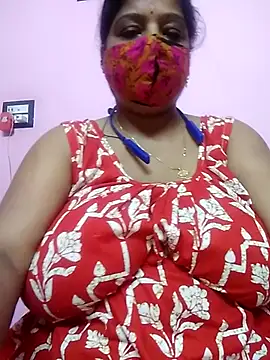 Snapshot of Kayra_34 chatting on 10.30.25 Kayra 34 online show from 10.30.25