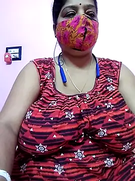 Snapshot of Kayra_34 chatting on 11.18.25 Kayra 34 online show from 11.18.25