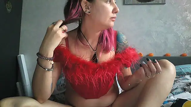 Snapshot of BlueXOwl chatting on 10.18.25 BlueXOwl online show from 10.18.25