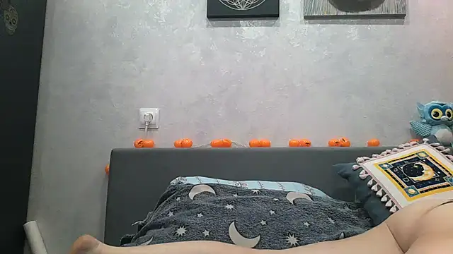 Snapshot of BlueXOwl chatting on 11.07.25 BlueXOwl online show from 11.07.25