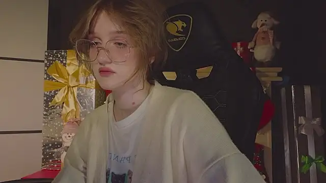 Snapshot of ELLIEJAY chatting on 12.08.24 ELLIEJAY online show from 12.08.24