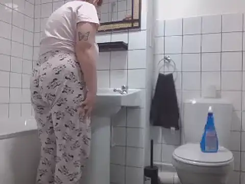 Snapshot of magical_mia chatting on 03.09.25 magical mia online show from 03.09.25