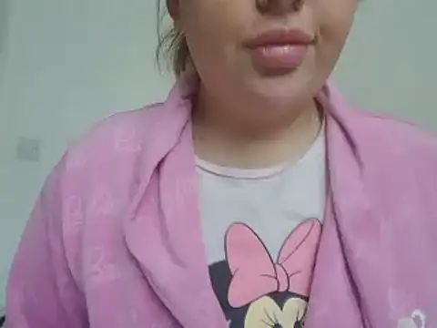 Snapshot of magical_mia chatting on 03.14.25 magical mia online show from 03.14.25