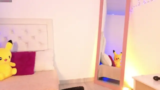 little kawaiigirl  online show from 01.15.26