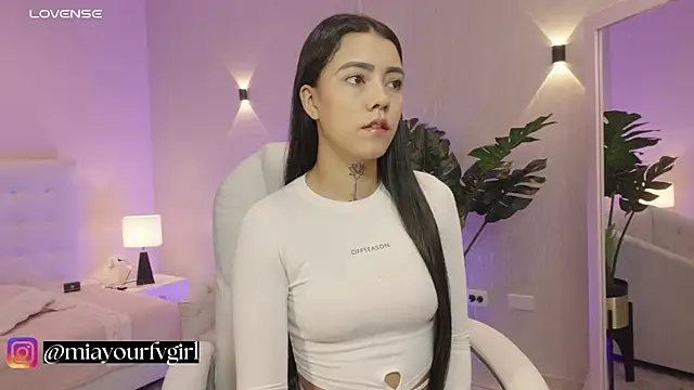 miagomezweb1 online show from 09.11.25