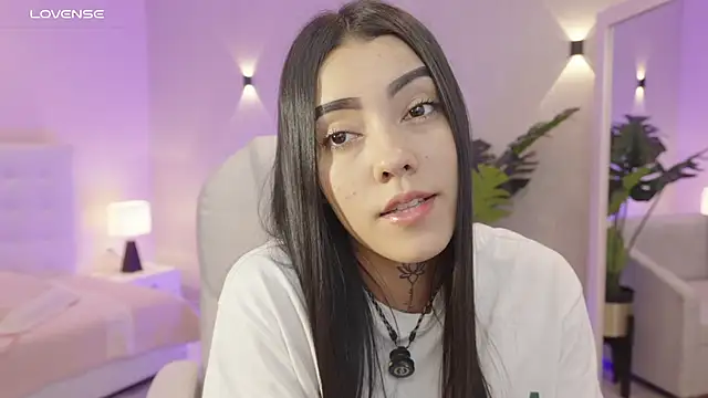 miagomezweb1 online show from 09.25.25