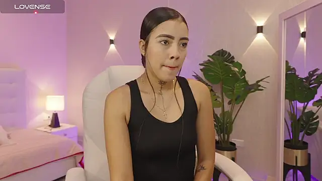 miagomezweb1 online show from 10.11.25