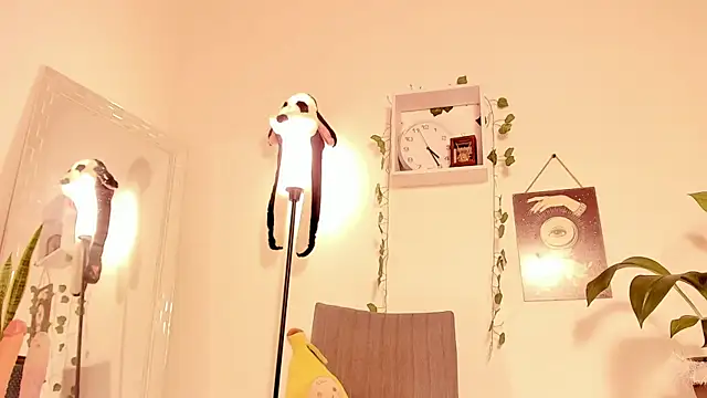 Snapshot of GenesisWhite chatting on 01.26.25 GenesisWhite online show from 01.26.25