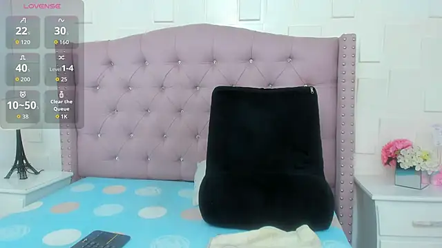 MonicaSchwartz online show from 04.08.26