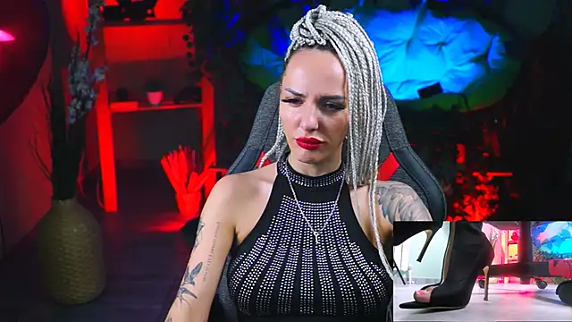 MonicaMaxwel online show from 02.18.25