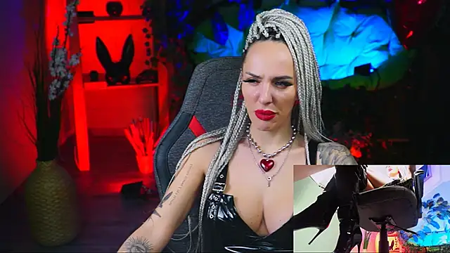 MonicaMaxwel online show from 02.19.25