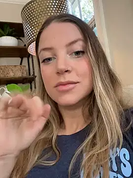 molly witha chance online show from 01.30.25