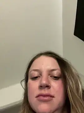 molly witha chance online show from 02.06.25