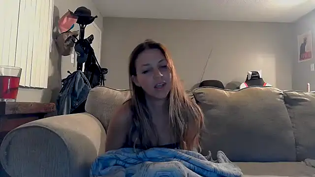 molly witha chance online show from 09.15.25