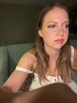 molly witha chance online show from 04.13.26