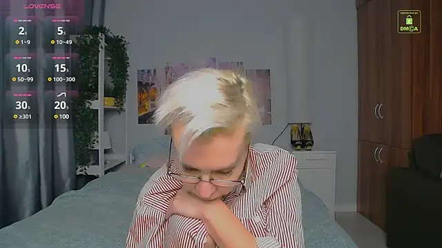 Snapshot of HelgaHimmell chatting on 12.12.24 HelgaHimmell online show from 12.12.24