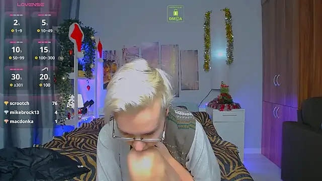 Snapshot of HelgaHimmell chatting on 12.23.24 HelgaHimmell online show from 12.23.24