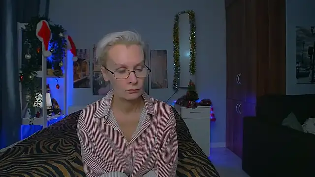 Snapshot of HelgaHimmell chatting on 01.07.25 HelgaHimmell online show from 01.07.25