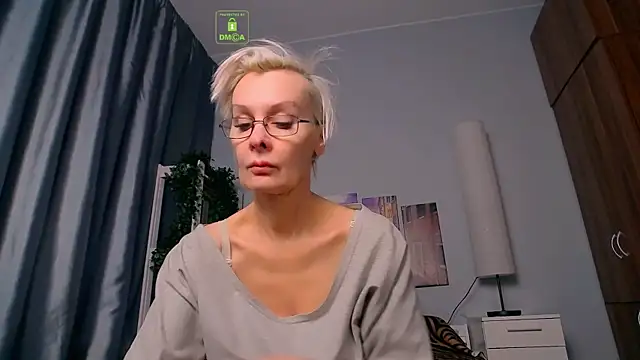 Snapshot of HelgaHimmell chatting on 02.12.25 HelgaHimmell online show from 02.12.25