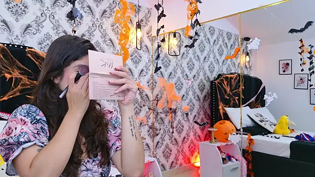 LexaDeRusso online show from 10.24.25