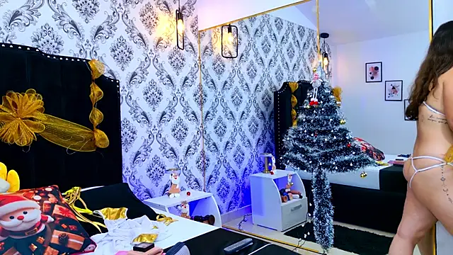 LexaDeRusso online show from 12.13.25