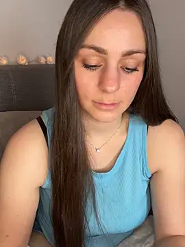 Snapshot of Loella-Rose chatting on 02.09.25 Loella-Rose online show from 02.09.25