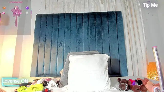 blondehorny69 online show from 09.08.25