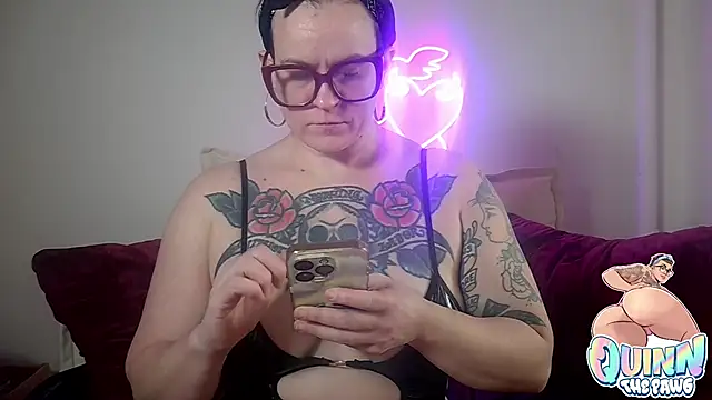 quinnmariexo online show from 11.20.25