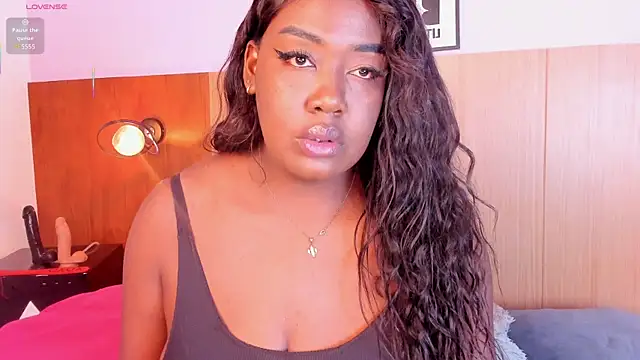 Snapshot of Aishaza1 chatting on 09.21.25 Aishaza1 online show from 09.21.25