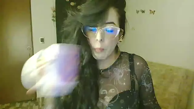 ella peck online show from 05.04.26