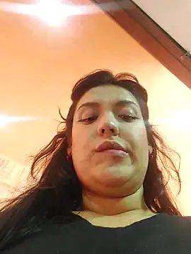 Sophie-hatter online show from 02.28.25