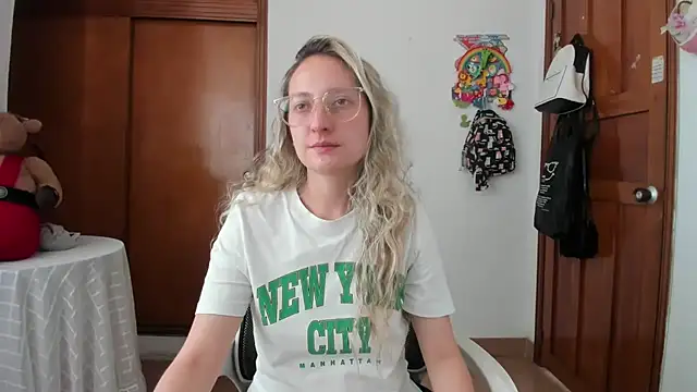 Snapshot of Adele_johnsonn1 chatting on 07.02.26 Adele johnsonn1 online show from 07.02.26