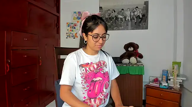 Snapshot of Isabellaa22_1 chatting on 12.23.24 Isabellaa22 1 online show from 12.23.24