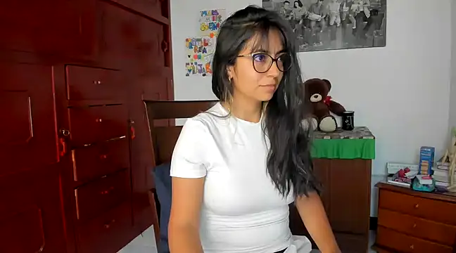 Snapshot of Isabellaa22_1 chatting on 01.08.25 Isabellaa22 1 online show from 01.08.25