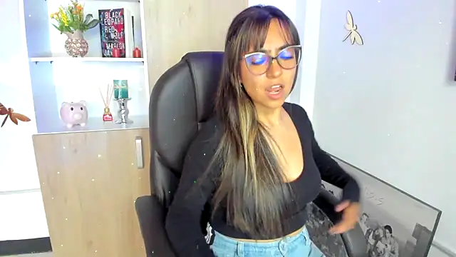 Snapshot of Isabellaa22_1 chatting on 02.17.25 Isabellaa22 1 online show from 02.17.25