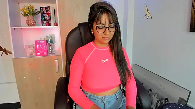 Snapshot of Isabellaa22_1 chatting on 02.19.25 Isabellaa22 1 online show from 02.19.25