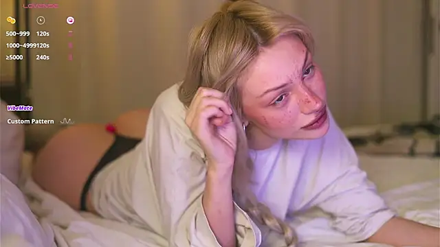 BabeHolly online show from 10.26.25