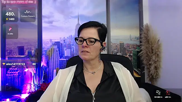 Snapshot of ninarandmann chatting on 12.13.24 ninarandmann online show from 12.13.24