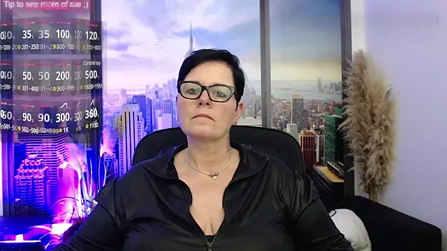 Snapshot of ninarandmann chatting on 12.14.24 ninarandmann online show from 12.14.24