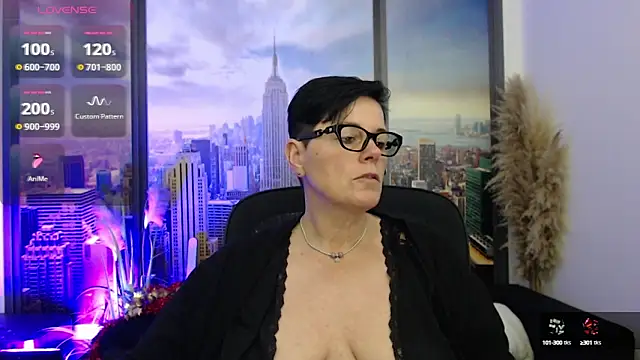 Snapshot of ninarandmann chatting on 12.19.24 ninarandmann online show from 12.19.24